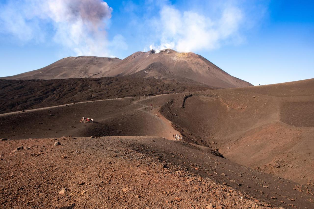 Zaffiro Lavico Rooms Etna Nature Sea Acireale Bagian luar foto